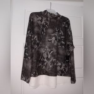 Simply Vera Wang long sleeve sweater with white blouse trim size extra large